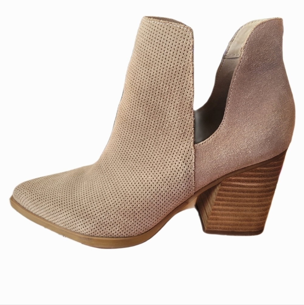 Marc Fisher Tan Perforated Ankle Booties Mob Wife Street Core